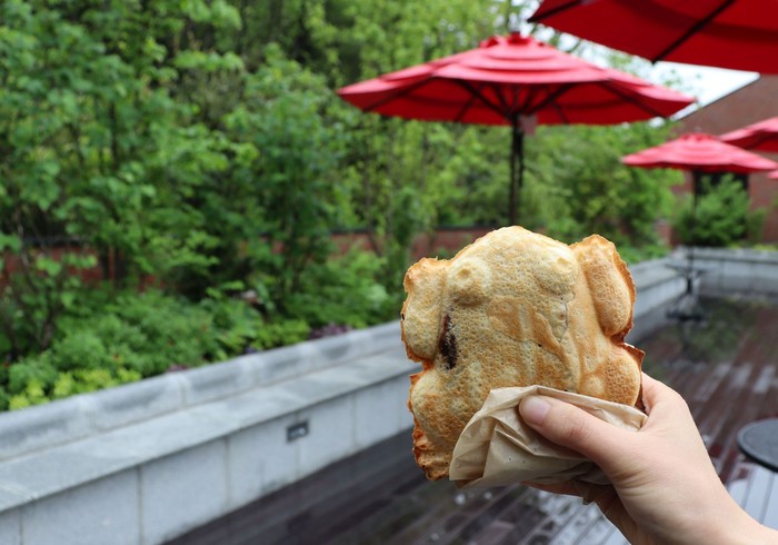 Taman Bermain Ghibli Park Kini Jualan Snack ‘Kodok Panggang’ yang Unik