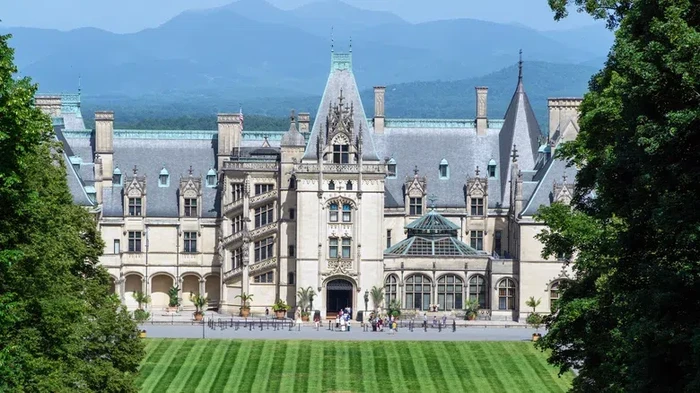 Tampilan Biltmore Estate di Amerika Serikat.