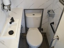 Kenapa Ada 2 Tombol Flush di Kloset? Ternyata Ini Fungsinya