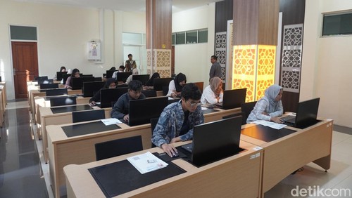 Ujian Tulis Berbasis Komputer (UTBK) SNBT Universitas Brawijaya Malang.