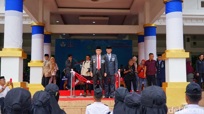 Upacara Hardiknas di Lapangan Merdeka Bone.