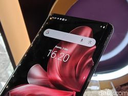Menggenggam Vivo V30e 5G, HP Rp 4 Jutaan Bodi Tipis Baterai Besar
