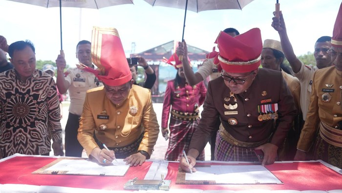 Wali Kota Makassar Moh Ramdhan Danny Pomanto dan Penjabat (Pj) Bupati Jeneponto Junaedi Bakri.