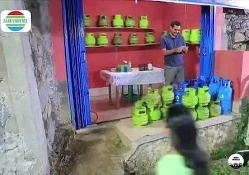 Coba lihat kumpulan adegan di luar nalar yang cuma ada di sinetron berikut ini. Pasti kamu geleng-geleng kepala deh, lihatnya.