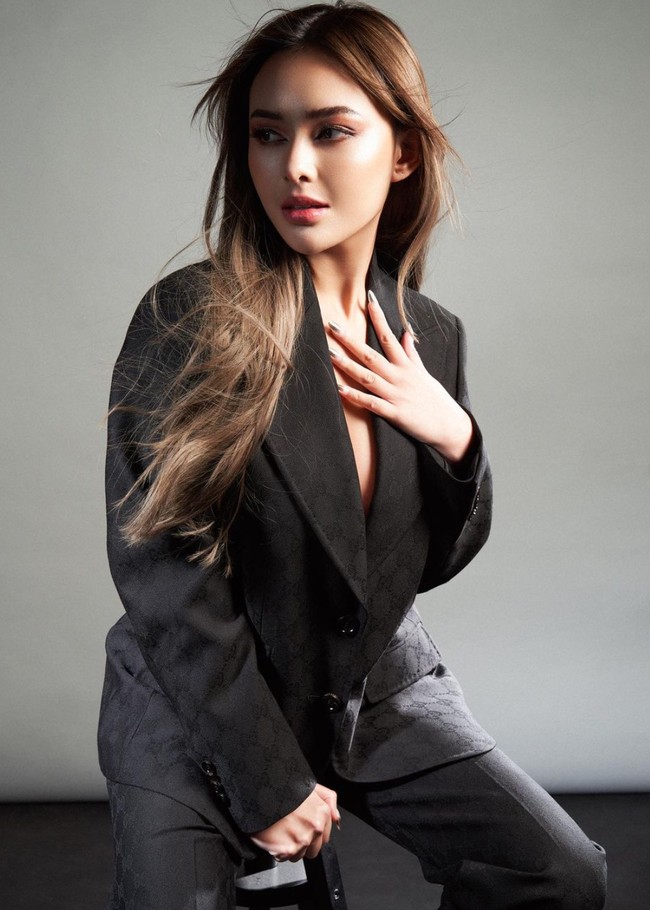 Semenjak berhasil menurunkan berat badannya, penampilan Amanda Manopo memang semakin curi atensi dan cantik. Wajahnya kini pun jadi terlihat semakin tirus. Foto: dok. Instagram/@winstongomez