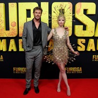 Gaun merupakan koleksi vintage dari brand fashion high-end Paco Rabanne yang rilis pada 1996.  Foto: Getty Images/Brendon Thorne