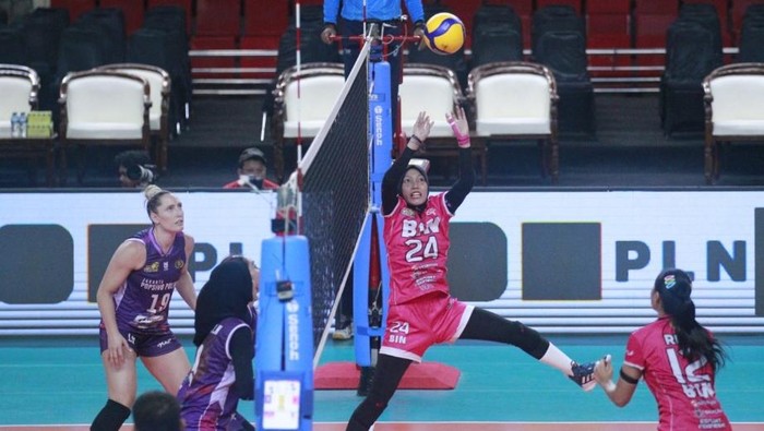 Duel Jakarta Popsivo Polwan melawan Jakarta BIN di Gor Jatidiri Semarang, Jumat (3/5/2024).
