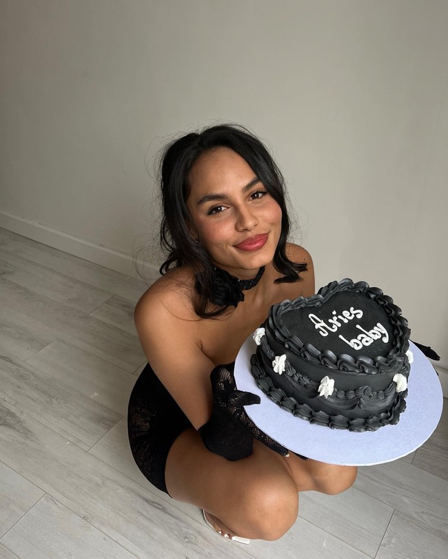 Bagaimana pun performanya di lapangan, Marcus memberikan hasil yang terbaik. Dia tampak seperti kucing yang mendapat krim di lengan Erica. Mereka bersenang-senang. Marcus dan Erica sangat dekat dan sangat jelas menikmati kehadiran masing-masing, kata sumber. Foto: Instagram Erica Correa