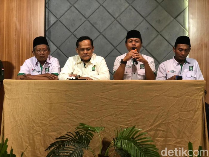 Jumpa pers DPC PKB Kota Jogja di Jogja, Jumat (3/5/2024) malam.