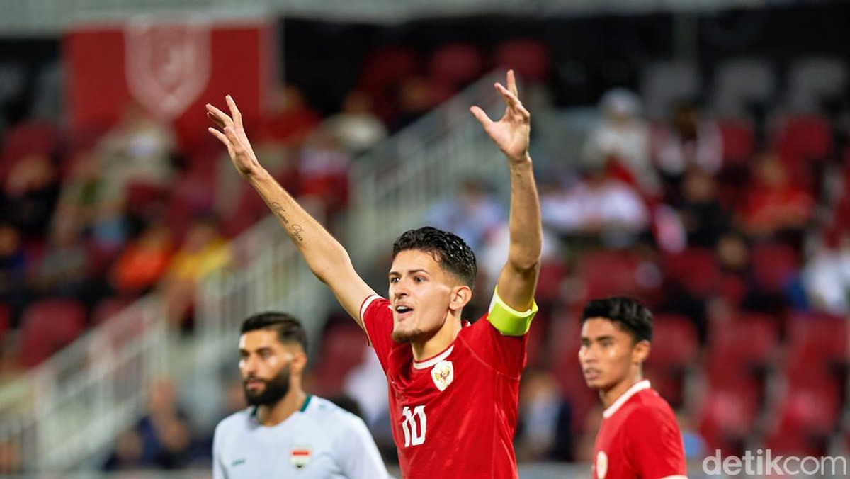 Justin Hubner bikin blunder yang berujung gol kemenangan Irak (Jalu Pamuncar/detikSport)