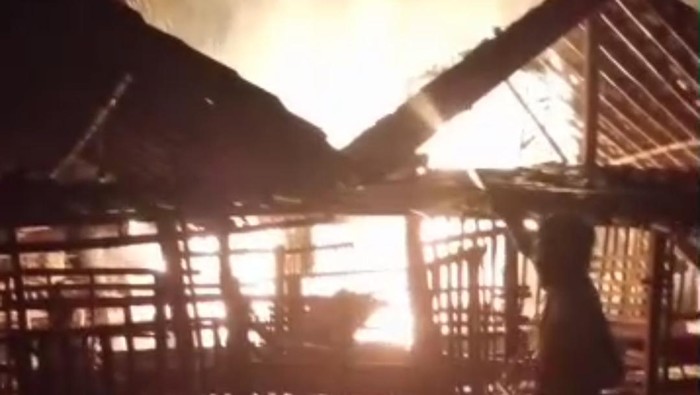 Kandang milik Slamet warga asal Padukuhan Gunungkrambil, Kalurahan Sidorejo, Kapanewon Ponjong, Kabupaten Gunungkidul terbakar, Kamis (2/5/2024).