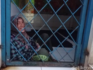 Berkah Keputusan Gila Dadang Eks Pegawai PLN Rawat Orang Gila