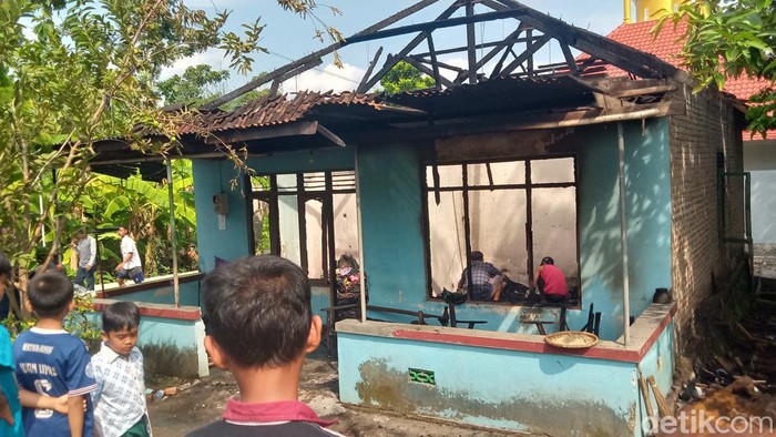 Rumah di Ngalas, Kecamatan Klaten Selatan, Klaten ludes terbakar.