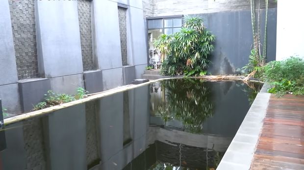 Kolam Renang Rumah Ria Ricis