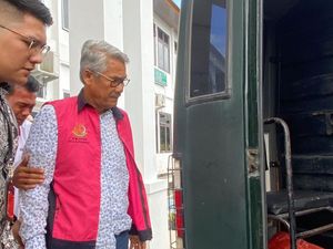 Korupsi Hotel di Kuansing, Eks Bupati Sukarmis Dituntut di Atas 13 Tahun Bui