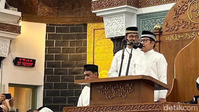 Mantan capres nomor urut 1 Anies Baswedan dan mantan wapres, Muhaimin Iskandar (Cak Imin), mengunjungi Aceh. (Devi Puspitasari/detikcom)