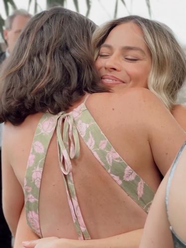 Margot Robbie jadi bridesmaid Margot Robbie jadi bridesmaid