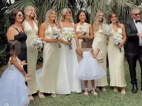 Margot Robbie jadi bridesmaid Margot Robbie jadi bridesmaid