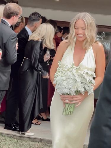 Margot Robbie jadi bridesmaid Margot Robbie jadi bridesmaid