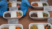 Kegiatan tes makanan itu untuk menunjukkan dan memastikan standardisasi makanan yang disajikan kepada jamaah calon haji selama dalam penerbangan. 