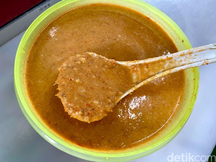 Nasi Uduk Ibu Sidar: Nasi Uduk 'Ngumpet' di Palmerah Pakai Semur Jengkol yang Legit! Nasi Uduk Ibu Sidar: Nasi Uduk 'Ngumpet' di Palmerah Pakai Semur Jengkol yang Legit!