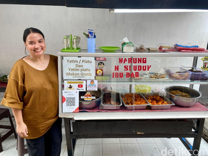 Nasi Uduk Ibu Sidar: Nasi Uduk 'Ngumpet' di Palmerah Pakai Semur Jengkol yang Legit! Nasi Uduk Ibu Sidar: Nasi Uduk 'Ngumpet' di Palmerah Pakai Semur Jengkol yang Legit!