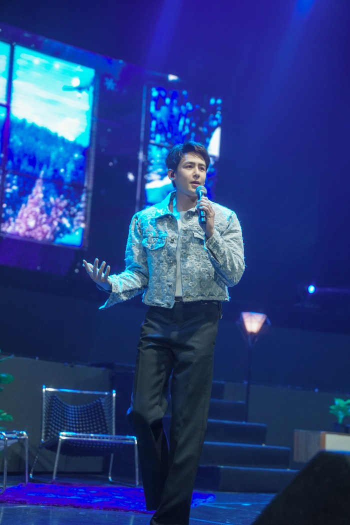 Nichkhun 2PM di panggung NO.624 : NICHKHUN FAN MEETING IN JAKARTA yang digelar Sabtu (27/4/2024).