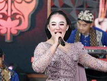 Lirik Selendang Biru Versi Campursari dari Niken Salindry