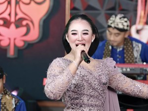 Lirik Selendang Biru Versi Campursari dari Niken Salindry