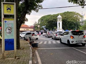 Papan Petunjuk Jalan di Kota Bandung Jadi Sasaran Vandalisme