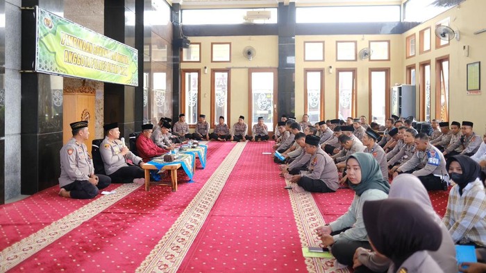 Pembinaan rohani Polres Blitar Kota