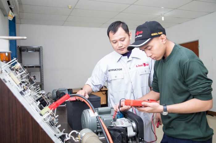 Pendidikan teknisi pesawat udara di Program Basic Aircraft Maintenance (BAM) Lion Group