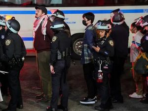 Polisi Tangkap 25 Orang Pro-Palestina Demo di Kampus AS