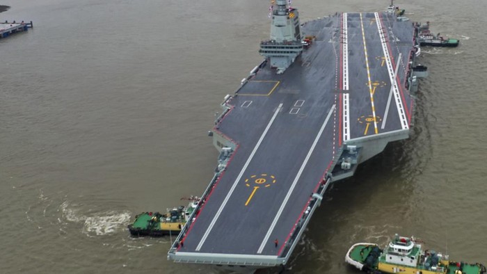 Potret Kapal Induk Ketiga China Mulai Uji Coba Laut Perdana