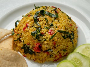 Resep Nasi Goreng Daun Mengkudu Berbumbu Pedas Berempah