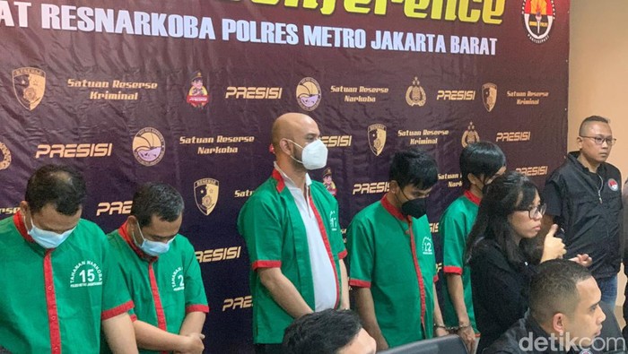 Penampakan Rio Reifan Berbaju Tahanan usai Terseret Kasus Narkoba