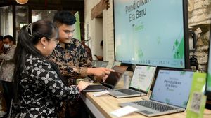 Sambut Hardiknas dengan Teknologi Pendidikan Era Baru