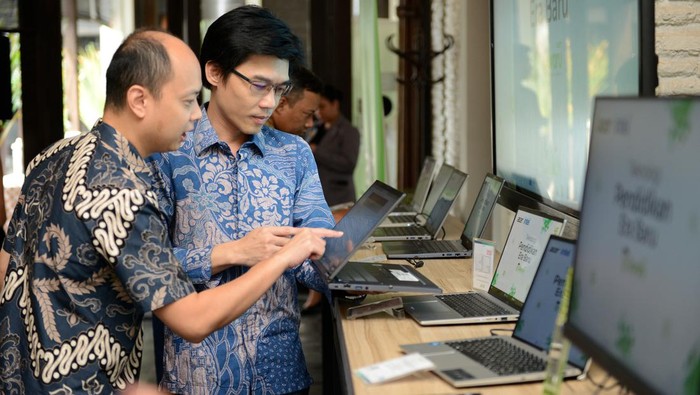 Sambut Hardiknas dengan Teknologi Pendidikan Era Baru BegInilah salah satu cara menyambut Hari Pendidikan Nasional yang dihelat guna memajukan dunia pendidikan Indonesia.