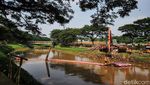 Sampah Kali Pesanggrahan Dibersihkan