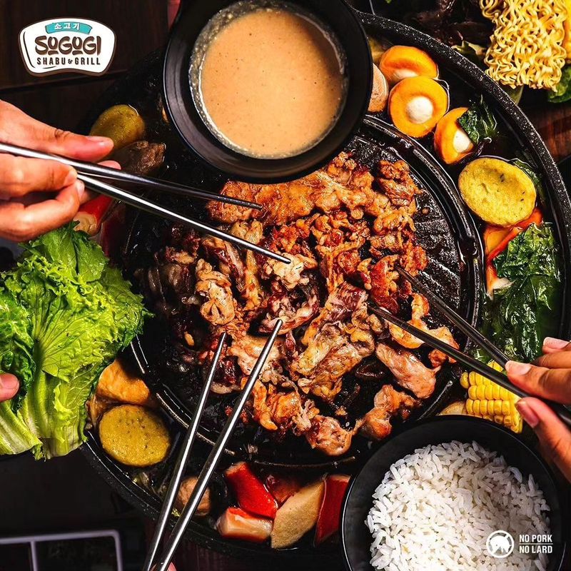 Tempat makan di MERR Surabaya: Sogogi Shabu & Grill.