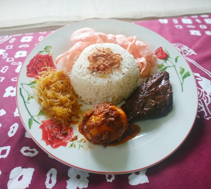Tempat makan nasi uduk Betawi di Depok