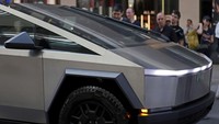 Musk menyebutnya sebagai benda paling unik di jalanan. Eksterior Cybertruck juga dirancang tahan peluru.  