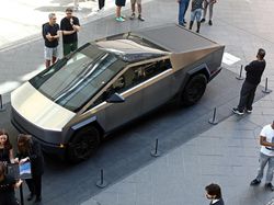 Tesla Cybertruck Versi Tempur yang Diduga Disabot Elon Musk