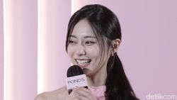 10 Foto Tzuyu di Jakarta Ini Bakal Bikin Harimu Feel Special!