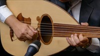 Musik Irak memiliki akar sejarahnya dalam tradisi kuno, namun terus berkembang melalui berbagai era. Mereka menciptakan gitar tertua di dunia dan penemuan kecapi, hingga penambahan senar kelima pada irama, musik Irak terbukti menjadi bagian penting dari budaya negara ini.