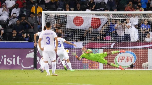 DOHA, QATAR - MAY 03: Leo Brian Kokubo of Japan stop a penalty kick during the AFC U23 Asian Cup Final between Japan and Uzbekistan at Jassim Bin Hamad Stadium on May 03, 2024 in Doha, Qatar.  (Photo by Koji Watanabe/Getty Images)