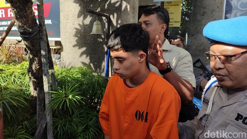 Amrin Al Rasyid Pane, pelaku pembunuhan cewek MiChat yang mayatnya ditemukan dalam koper di Kuta, Bali.