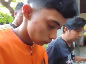 Amrin Serahkan Diri dengan Baju Berdarah Setelah Bunuh PSK MiChat dalam Koper