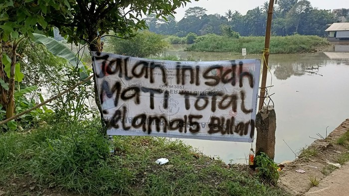 Warung-Warung Sepi karena Banjir 5 Bulan, Pasir Putih Depok Bak Kota Mati