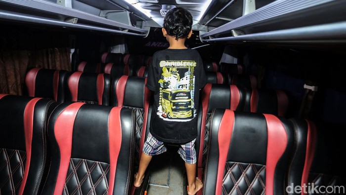 Masih segar dalam ingatan akan kalimat permintaan anak-anak dipinggir jalan, ‘om telolet om’. Sang supir pun dengan sigap menerima permintaan anak tersebut. Yups! kini fenomena itu dinamankan Klakson Basuri.